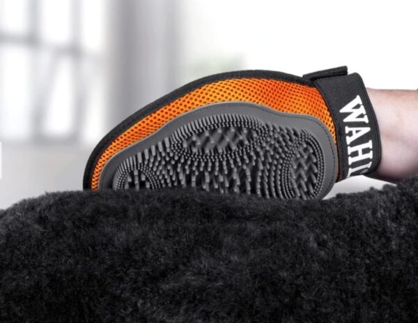 Wahl Pet Grooming Glove, Mitten Grooming Brush, Animal Grooming Glove, Deshedding Brush, Flexible Rubber Bristles, Stroke Brush, Dog Glove Brush, Easy Brushing - Image 3