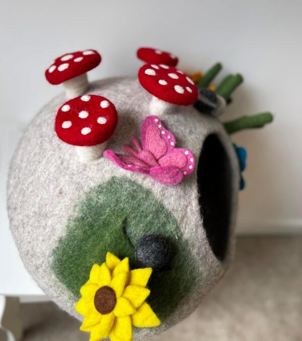 Cat Cave, Felted Cat Cave, Everest Mushroom Cave, 100% Wool, Handmade - Image 4