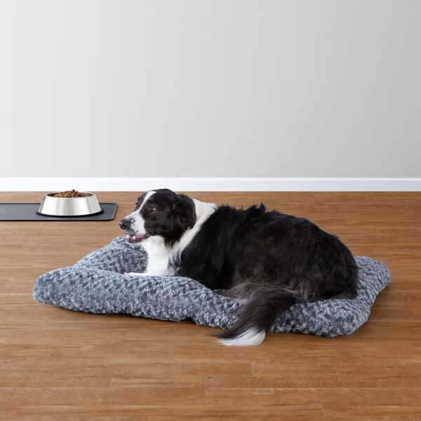 Amazon Basics Cats and Dogs Bed, Machine Washable Pet Bed, Large (102 x 69 x 9cm), Gray Swirl - Image 6