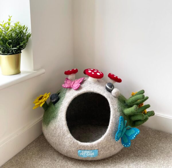 Cat Cave, Felted Cat Cave, Everest Mushroom Cave, 100% Wool, Handmade - Image 2