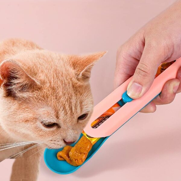 White Cat Strip Squeeze Spoon, Pet Spoons Cat Feeder,Cat Wet Food Spoon Feeding Pet Food Spoon Cat Snack Spoon for Lickable Wet Cat Treats Pet Liquid Snack Feeding,Feeding and Watering Supplies