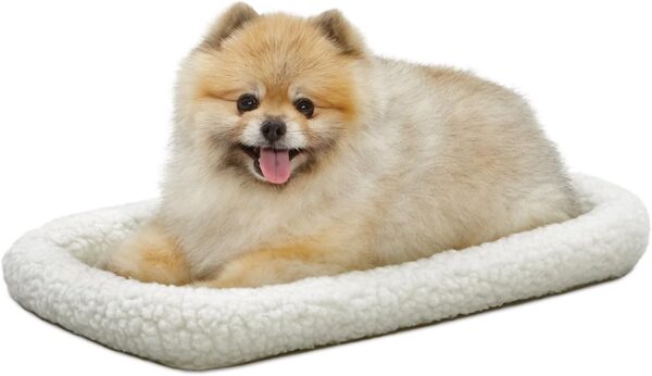 MidWest Homes for Pets 55.88 cm (22-Inch) Long White Fleece Dog or Cat Bed; Comfortable Bolster Dog Bed, Fits a 55.88 cm (22-Inch) Long Dog Crate, Easy Maintenance Machine Wash & Dr, White, 40222